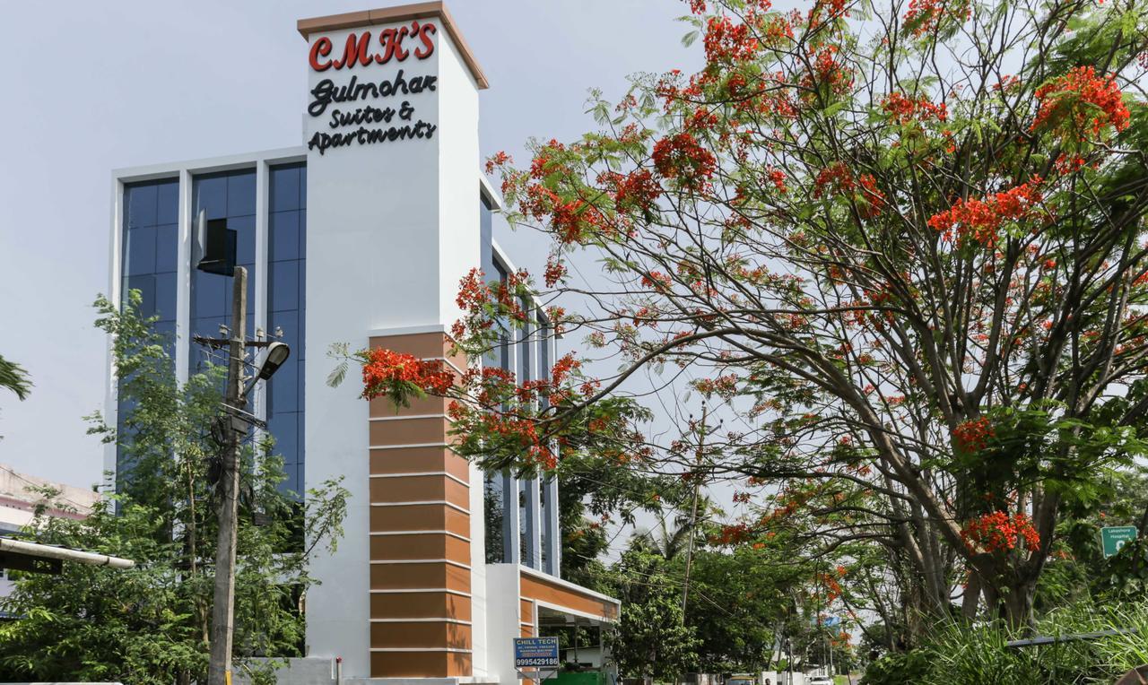 Treebo Trend Cmks Gulmohar Suites Kochi Exterior photo