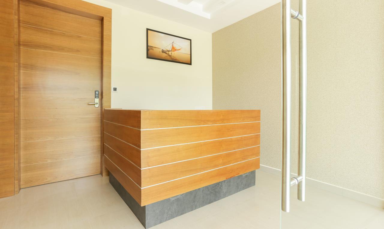 Treebo Trend Cmks Gulmohar Suites Kochi Exterior photo
